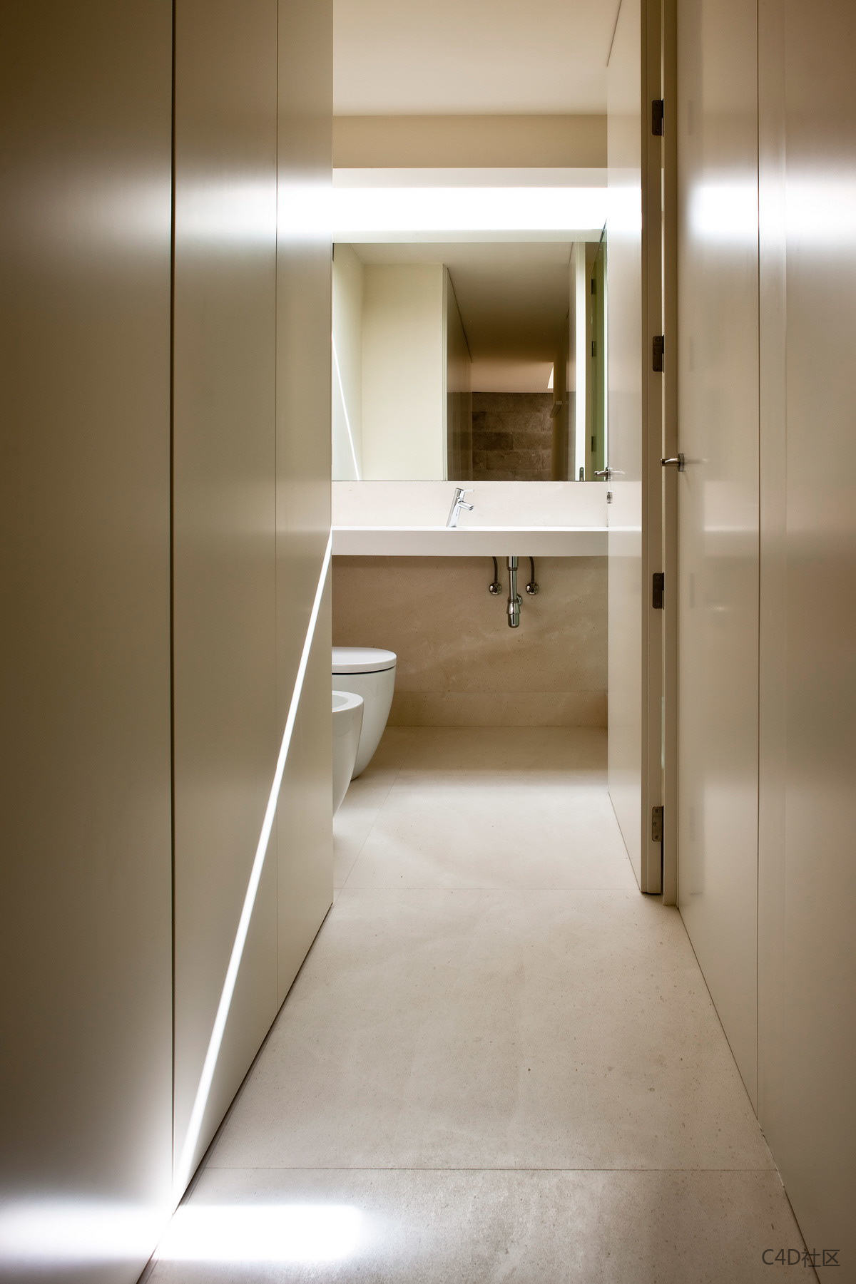 城堡俯瞰山腰上的房子-behance-Fran Silvestre Arquitectos
