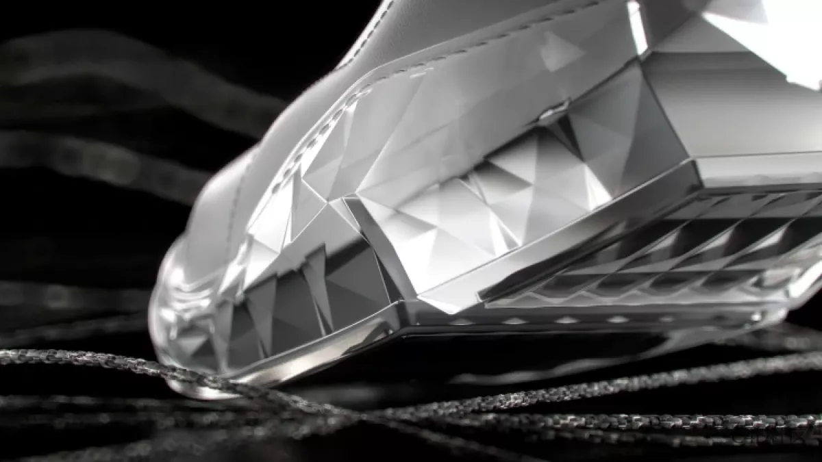 一部关于奢侈品牌发布的第一款运动鞋C4D动画