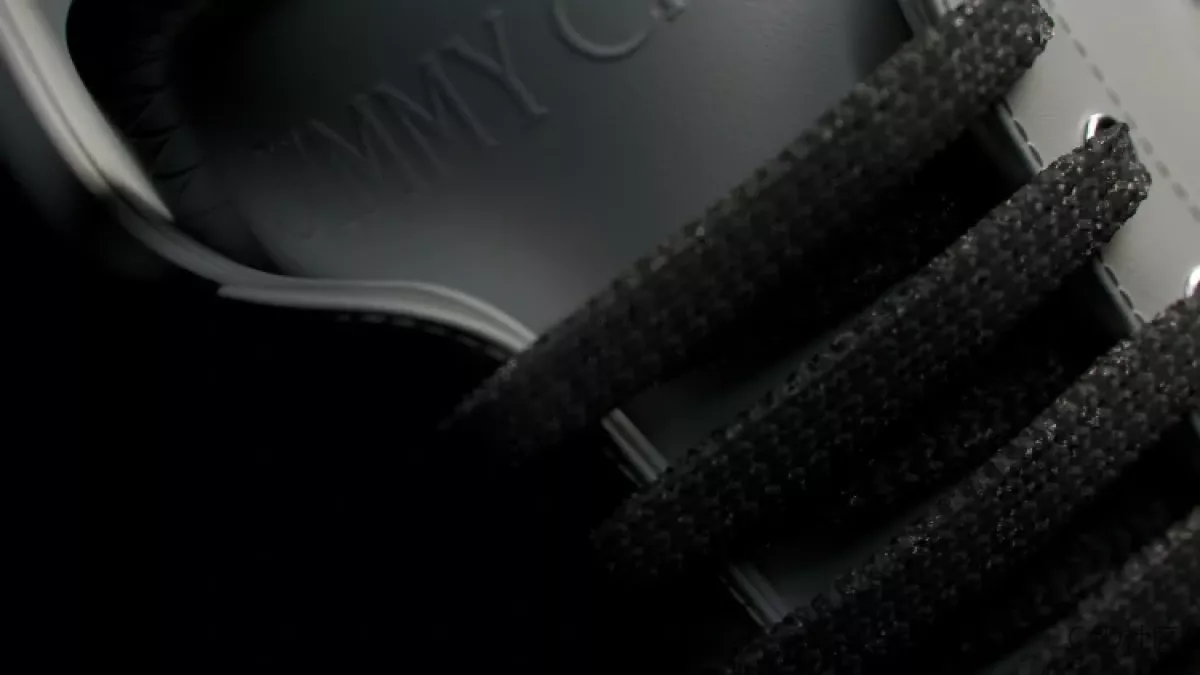 一部关于奢侈品牌发布的第一款运动鞋C4D动画