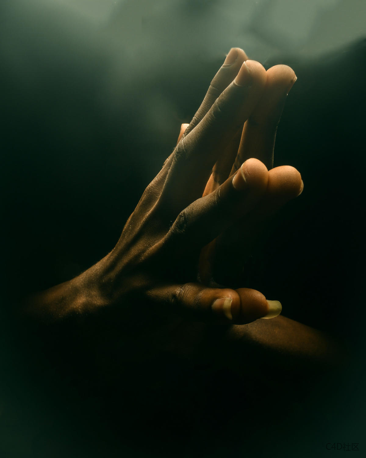 光影下的手-极具张力